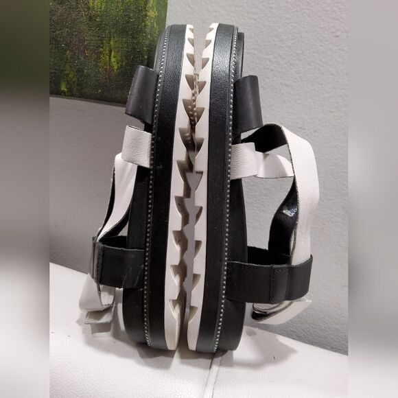 Sorel Roaming Criss-Cross Sling Back Sandals Size 8,5 - Picture 2 of 10